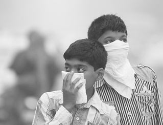 2012年11月7日，印度新德裡空氣污染嚴重，形成霧霾天氣。