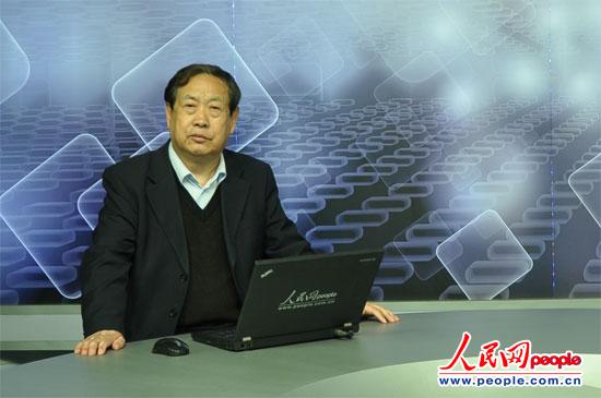 圖：國家行政學院教授汪玉凱在人民網演播室 方蕊娟 攝