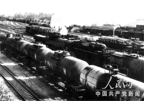 柳州铁路站1976年11月发出的货运吨数超过原