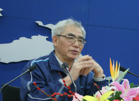 周新城:要用社会主义的思维破除金融危机的迷